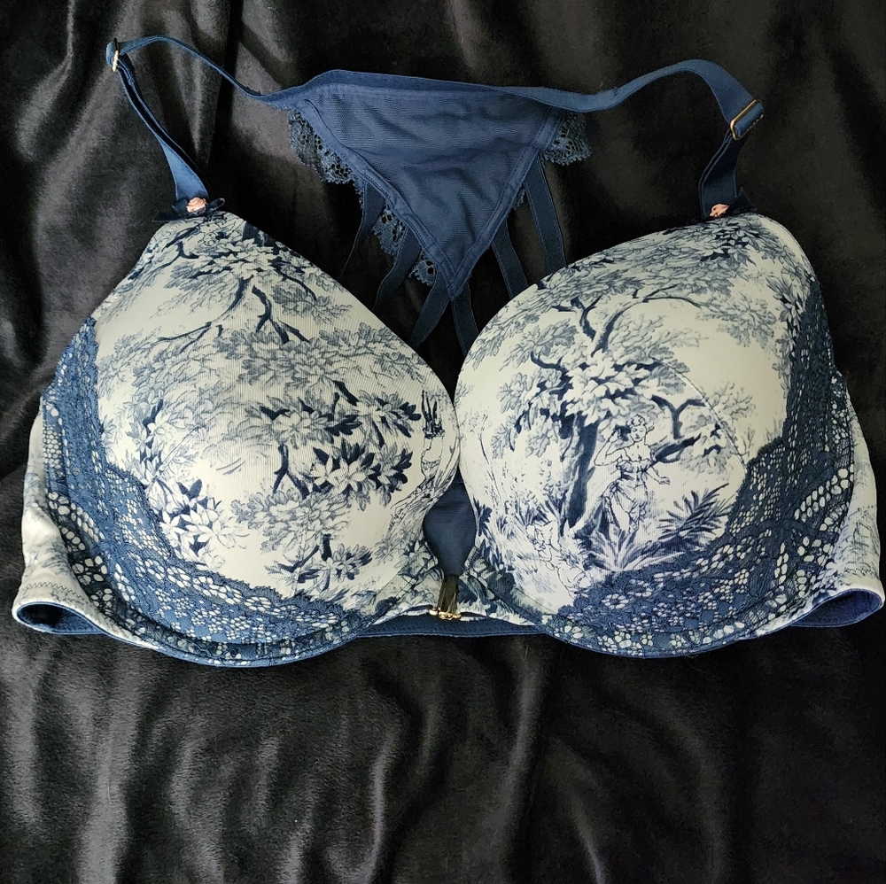 Cacique Front Closure Boost Plunge